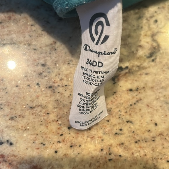 Bundle of 2 sports bras - Picture 6 of 6